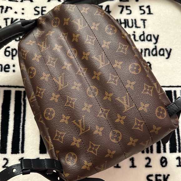 β SOLD! Authentic Louis Vuitton Palm Springs PM in monogram canvas - Picture 5 of 12